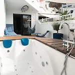 Modern, Design, Private Jacuzzi - 2 Terraces, 2 Beds - Wow - Christianos Apartment *