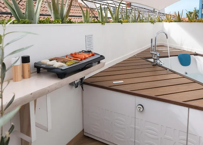 Modern, Design, Private Jacuzzi - 2 Terraces, 2 Beds - Wow - Christianos *